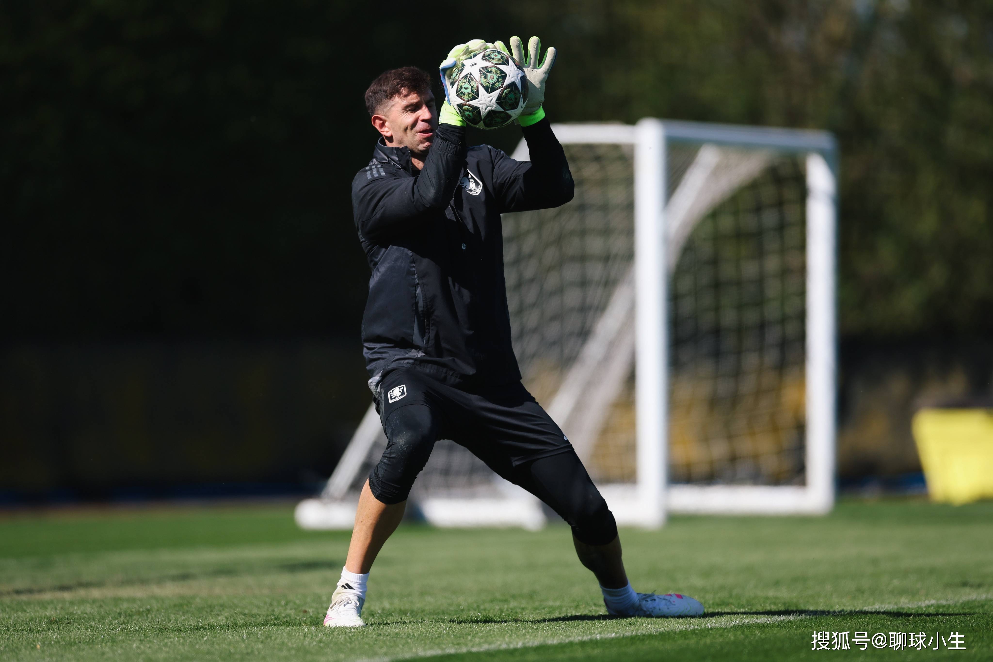 包含转会期布莱顿队长鼓劲：法甲节点到来，赛场秩序良好，更衣室氛围转暖的词条-kaiyun