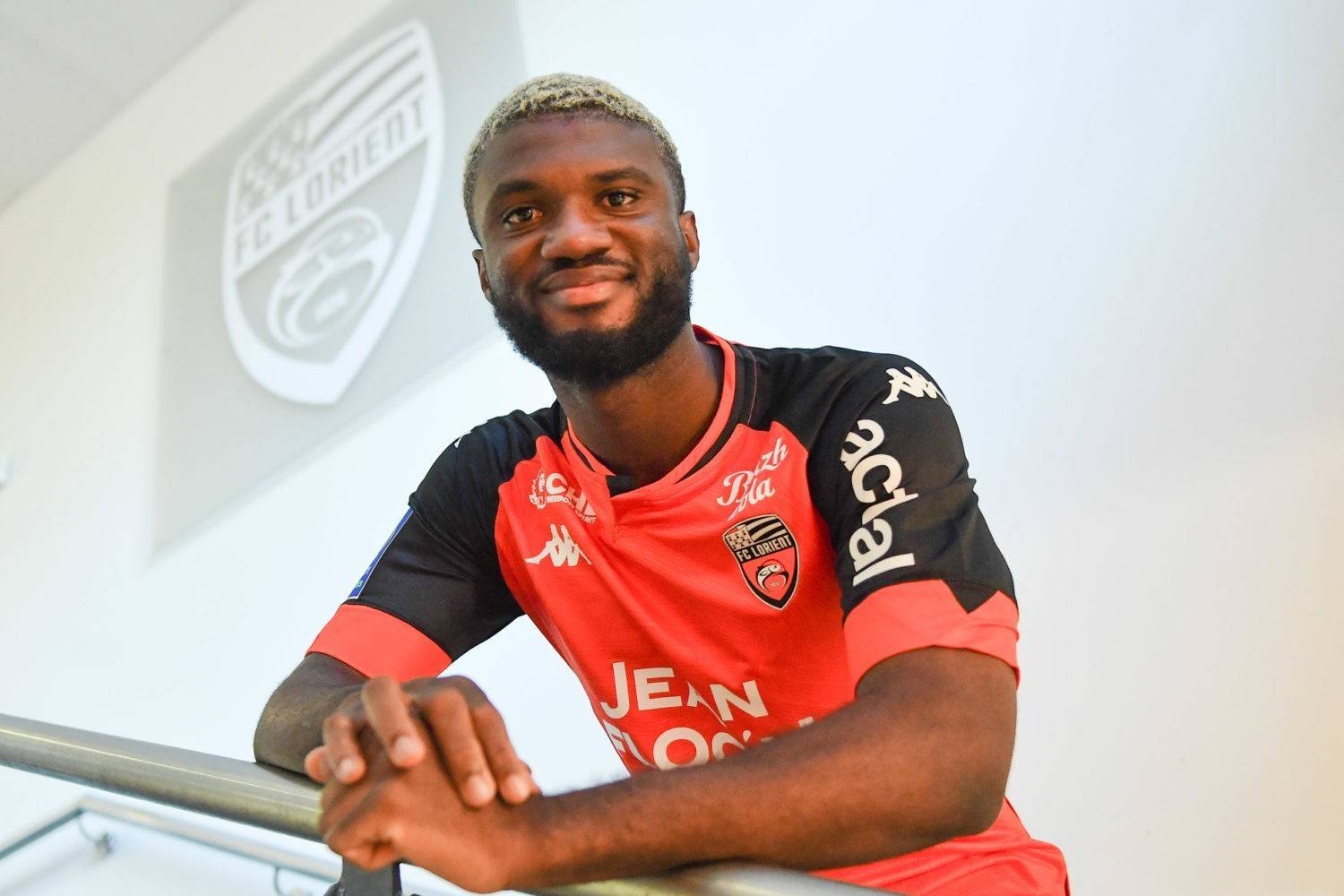 包含转会期布莱顿队长鼓劲:法甲节点到来,赛场秩序良好,更衣室氛围转暖的词条-kaiyun