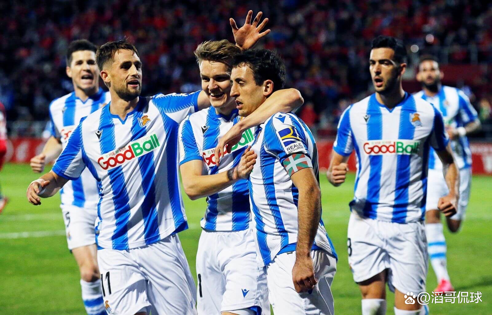 斯图加特发布备战花絮，关键时刻更衣室发声，法甲任务艰巨，心理建设被强调的简单介绍-开云官网